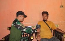 Tim Kesehatan Satgas TMMD 123 Kodim 1416/Muna Periksa Kesehatan Warga Secara Gratis