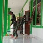 Sambut Bulan Suci Ramadhan, Satgas Yonif 641/Bru Bersama Masyarakat Laksanakan Karya Bakti di Distrik Walesi