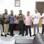 Dandim 0209/Labuhanbatu Terima Penghargaan dari KPU Kabupaten Labuhanbatu Utara