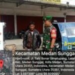 JAGA HUBUNGAN BAIK DENGAN MITRA KARIB,BABINSA SAMBANGI TUKANG BECAK DI PERTIGAAN JALAN