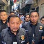 Polres Jakbar Gelar Rekonstruksi Pembunuhan Ibu dan Anak di Tambora, Pelaku Peragakan 76 Adegan