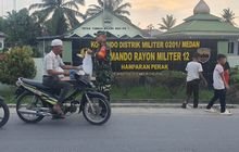 Babinsa Koramil 0201-12 /HP Berbagi Takjil Kepada Masyarakat Di Bulan Ramadhan