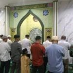 Babinsa Koramil 0201-02/MT Laksanakan Sholat Tarawih Bersama di Masjid Kodim 0201/Medan