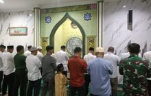 Babinsa Koramil 0201-02/MT Laksanakan Sholat Tarawih Bersama di Masjid Kodim 0201/Medan