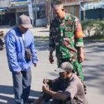 Babinsa Serka Supriadi Komsos Bersama Warga Binaan Kelurahan Helvetia