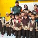 Babinsa Koramil 0201-09/MB Tanamkan sikap dan Kepribadian Murid Paud Ikhwan Bagan Deli