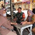 BABINSA KORAMIL 0201-04 / MK MELAKSANAKAN KOMSOS DI WILAYAH KELURAHAN SUKARAMAI II KEC MEDAN AREA