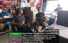 Babinsa Koramil 0201-04/MK Serda Gunawan Laksanakan Komsos Bersama Warga Jalan Bromo Kelurahan Tegal Sari II