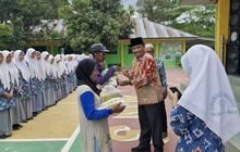 Ramadhan Berkah, Keluarga Besar MAN 3 Langkat Berbagi Paket Sembako