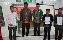 Kementerian Agama Samosir Serahkan SK PAIS Non PNS Tahun 2025