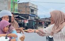 MTsN 2 Labura Berbagi Takjil Tebar Kepedulian di Bulan Suci Ramadhan