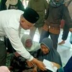 Plt. Kepala KUA Angkola Selatan Serahkan Zakat dari BAZNAS Tapsel Pada Acara Safari Ramadan 1446 H