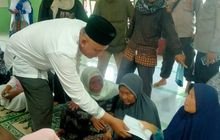 Plt. Kepala KUA Angkola Selatan Serahkan Zakat dari BAZNAS Tapsel Pada Acara Safari Ramadan 1446 H