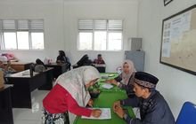 Ramadan Penuh Berkah, UPZ MIN Toba Samosir Bagikan Zakat Profesi