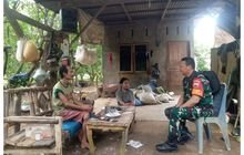 Babinsa Koramil 14/PB Sertu M Sibarani Silaturahmi dan Imbau Warga Jaga Keamanan di Desa Namu Landur