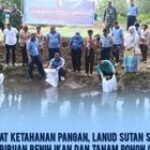 Perkuat Ketahanan Pangan Asta Cita Prabowo, Lanud Sutan Sjahrir Tebar Ribuan Benih Ikan dan Tanam Pohon Cemara