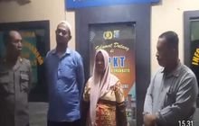 Polres Labuhanbatu Wujudkan Keinginan Ibu Hamil Ingin Naik Mobil Polisi