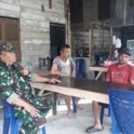 Babinsa Desa Gunung Berita Sertu Bambang Tatuka Ajak Warga Jaga Kesucian Ramadan 1556 Hijriah