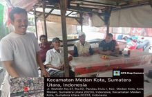 Babinsa Sertu Candra Jalin Komsos dengan Warga di Warung Kopi Jalan Wahidin SMPH Tapanuli