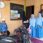 Babinsa Kelurahan Karang Berombak Koramil 0201-01/MP Melaksanakan Komsos di TK Al Kausar di Lk 6 Bertemu dengan Bapak Samsudin dan Para guru