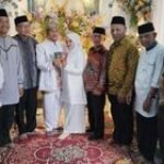 Kepala KUA Kecamatan Datuk Bandar Timur Laksanakan Pencatatan Nikah di Luar Kantor