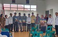 Maknai Paskah dengan Kasih, Seksi Bimas Kristen Kankemenag Medan Serahkan Tali Kasih