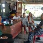 Sinergitas Di Wilayah, Babinsa Serka Subagyo Bersama Babinpotmar Himbau Warga Peduli Dan Pelihara Kamtibmas