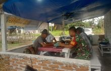 Komsos Serda Demarli Haloho dengan Warga Harapkan Pelihara Persatuan Momen Hari Raya Idul Fitri