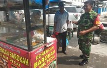 JAGA HUBUNGAN BAIK, BABINSA MELAKSANAKAN KOMSOS DENGAN WARGANYA