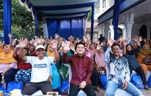 Pulang Kampung Lebaran, Ricky Anthony Disambut Hangat Ribuan Warga