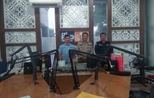 "Propam Polda Sumut Tegaskan Komitmen Penegakan Kode Etik Polri dalam Dialog Interaktif Halo Polisi di RRI Medan"