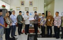 Perumda Tirtanadi Serahkan 8.328 Handuk Untuk Jamaah Haji Embarkasi Medan