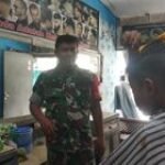 KUNJUNGAN BABINSA KEL CINTA DAMAI DENGAN TUKANG PANGKAS RIZKI KEL CINTA DAMAI KEC MEDAN HELVETIA