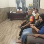Jaga Hubungan Baik Dengan Warga Babinsa Kel Masjid Koramil 0201-04/MK Berikan Himbauan Tentang Turut Menjaga Kamtibmas di Kantor Lurah
