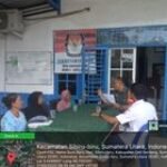 Babinsa desa lantasan baru komsos dengan kadus dan warga penerima kartu indonesia sehat