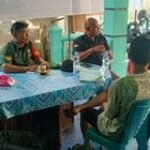 BABINSA KELURAHAN LALANG MELAKSANAKAN KOMSOS DENGAN TOKOH MASYARAKAT DAN KEPALA LINGKUNGAN PRIYA LAUT 3