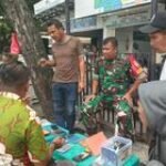 Babinsa Koramil 0201-01/Medan Petisah Sapa Remaja yang Tengah Reparasi Handphone di Jalan Sekip