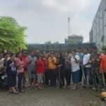 JALIN KEBERSAMAAN, BABINSA GOTONG ROYONG BERSAMA WARGA BERSIHKAN PARIT