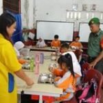 Aksi Militer Koramil 0201-02/MT dan SPPG Salurkan 3.000 Porsi Makanan Bergizi untuk Pelajar di Medan Timur