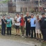 Babinsa Gaharu Serka U. Hasibuan Bersama Warga dan ASN Gelar Gotong Royong di Sekitar TPU Jalan Timor