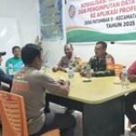 BABINSA dan BHABINKAMTIBMAS KOMSOS dengan WARGA BINAAN di kantor desa