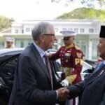 Momen Prabowo Sambut Hangat Orang Terkaya di Muka Bumi Bill Gates di Istana Merdeka, Jemput Sejak Turun dari Kendaraan