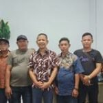 Tebar Kebaikan di "Jumat Barokah", Ketua Pewarta Berbagi Sembako dengan Pengurus dan Anggota