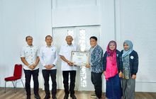 Bupati Langkat Syah Afandin Raih Penghargaan Komunikasi Publik Terbaik dari Mahasiswa S3 UINSU