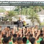 Membangun Soliditas dan Semangat Juang, Pangdivif 2 Kostrad Olahraga Bersama Prajurit