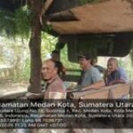 Babinsa Koramil 0201-04/MK Sapa Warga Binaan Di Warung Kopi
