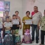 PEMBERIAN PENGHARGAAN KEPADA SISWA BERPRESTASI OLEH PEMDES BINTANG MERIAH