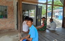 Babinsa Komsos Dengan Tokoh Masyarakat Di Warung Kopi Wilayah Binaan
