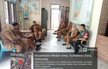 Tingkatkan kerja sama yang baik, Babinsa Koramil 0201-04/MK berbincang santai dengan Perangkat Kelurahan
