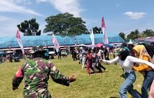 Semarak HUT RI ke-80, Babinsa Koramil 14/PB Sambangi Lomba 17-an di Desa Jati Kesuma